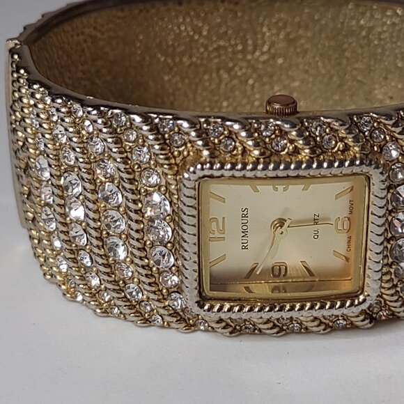 Pretty 6.5 Inch Gold Tone Rumours Watch - Picture 2 of 10